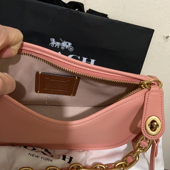 Coach Swinger candy Pink leather shoulder bag - Picture 10 of 14